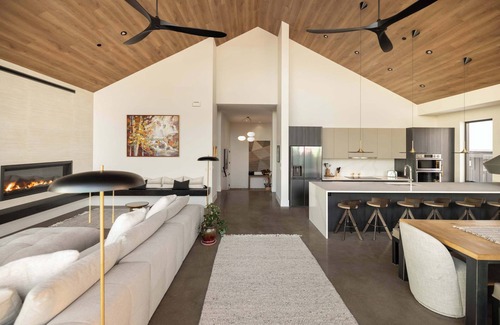 Big White Ski Resort Chalet De Esquí | Escapology | Private Hot Tub & Ski In/Ski Out