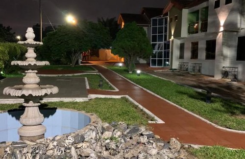 Nungua Hotel | Escondido hotel
