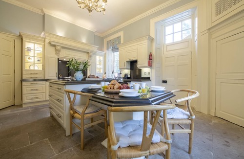 Alnwick Cabaña | Eslington East Wing - a grade II listed property that sleeps 10 guests in 5 bedrooms