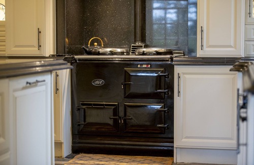 Alnwick Cabaña | Eslington East Wing - a grade II listed property that sleeps 10 guests in 5 bedrooms