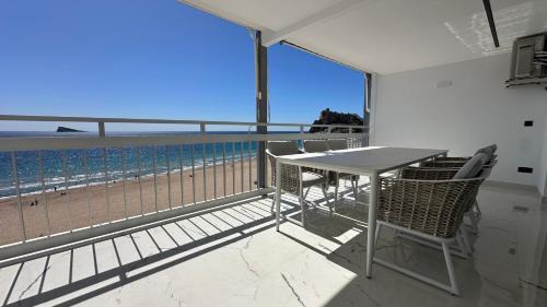 Cala Apartamento | Esmeralda, Benidorm Beachfront Poniente, 1st line Frontal Seaview, Ocean Terrace