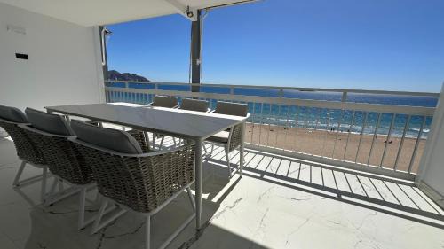 Cala Apartamento | Esmeralda, Benidorm Beachfront Poniente, 1st line Frontal Seaview, Ocean Terrace