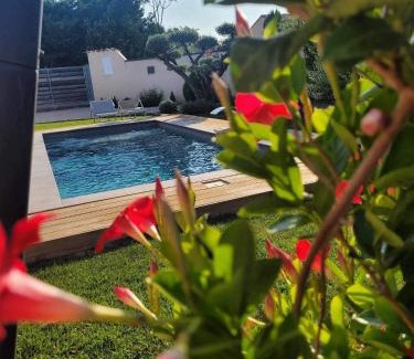 Valence Casa | Espace privée une chambre ,salle bain toilettes chez l habitants