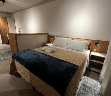 Azenha Apartamento | Estúdio novo, com garagem, em ótima localização!