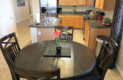 Estrella Mountain Ranch Casa | Estrella Mountain Ranch Casa de vacaciones, Piscina climatizada, 8 Foot Mesa de billar, capacidad para 10