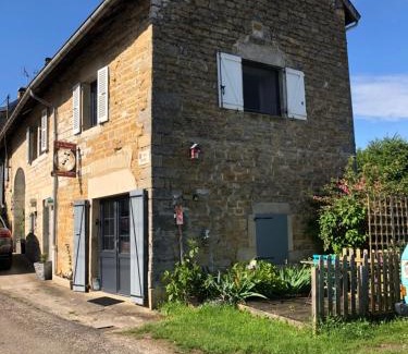 Lavigny Cama Y Desayuno | Et la froumi