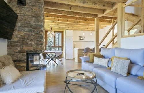 Pujo Casa | Eth Estel de Salardú-Casa con vistas de ensueño-Fibra Optica,5TV