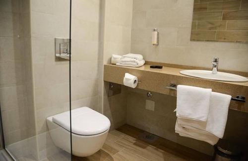 Vrdnik Hotel | Etno Naselje Vrdnička Kula