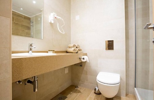 Vrdnik Hotel | Etno Naselje Vrdnička Kula