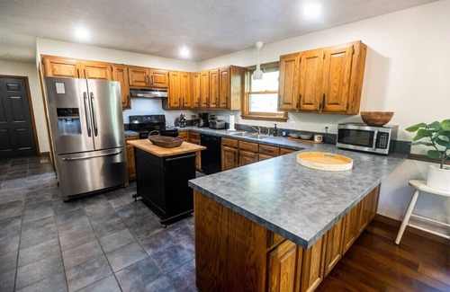 Eureka Springs Casa | Eureka House-Hot Tub-Game Room-2 Mi to Downtown