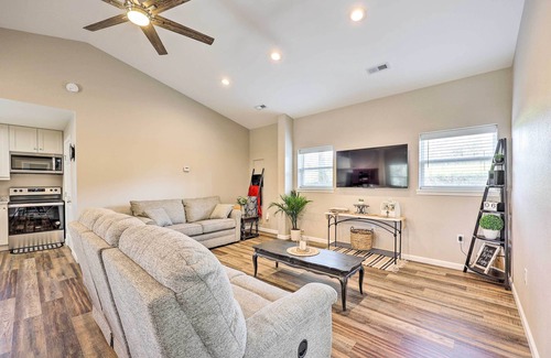 Berryville Casa | Eureka Springs Area Home w/ Porch, Grill!