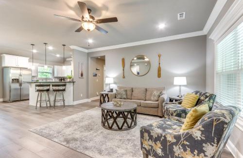 Holiday Island Casa | Eureka Springs Family Home - half Mi to Marina!