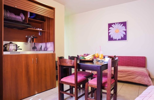 Kato Stalos Apartamento | Eurohotel Theo Hotel