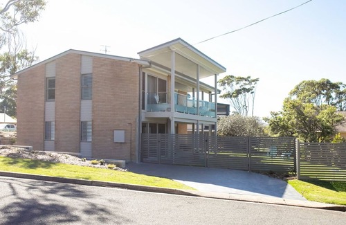 Narrawallee Casa | Free night on us this winter at Euroka Retreat