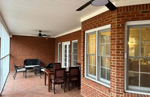 Monroe Casa | European Style Farm House