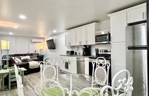 Stone Mountain Casa | EV Charger - 2 King Suites - Game Room - Office Space - Basement Apartment