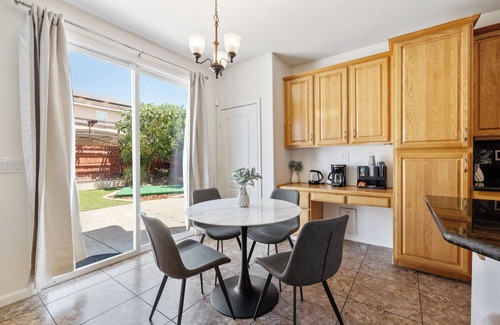 Elk Grove Casa | EV Fast Charger 5BD Amazing Home