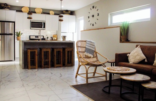 De Bruynewijk Apartamento | EVA by LUCHA - Luxe 2BR Near Mangel Halto Beach