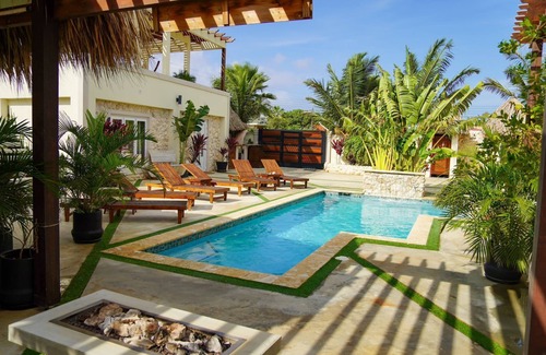 De Bruynewijk Apartamento | EVA by LUCHA - Oceanview Spa Bedroom with Pool