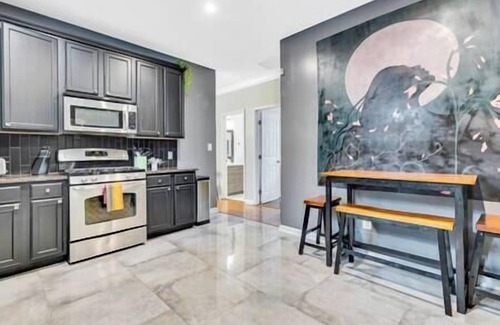 Peoplestown Casa | Eva’s Compound – Downtown ATL Oasis (18 Guests)