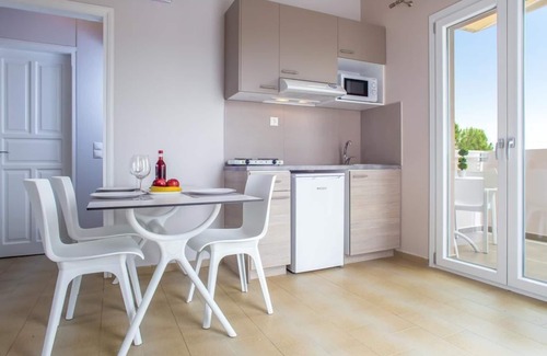 Stavros Casa | Evelyn Hotel