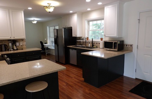 Valatie Casa | Evergreen House with Hot Tub