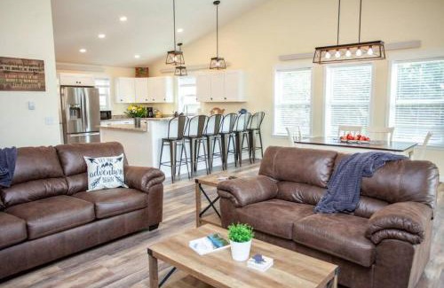 Livingston Casa | Evergreen