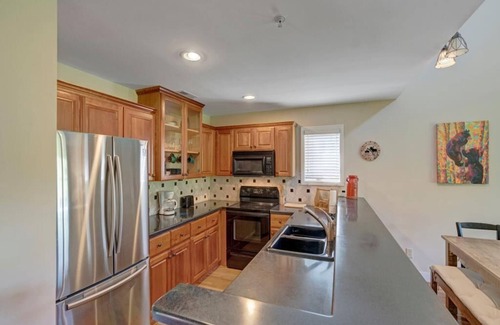 Foscoe Condominio | Evergreens 731- Mountain Condo, Gated Resort, Indoor/Outdoor Pools and Hot Tub, Fitness Area, Fis...