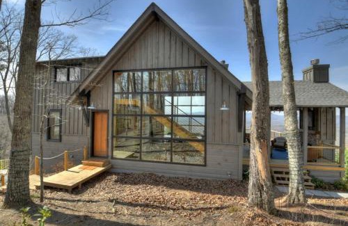 Mineral Bluff Casa | Everlux Retreat - Hot Tub on the Mountain