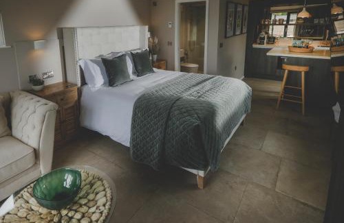 Blackburn Cabina | Everything Retreat