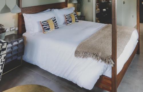 Blackburn Cabina | Everything Retreat