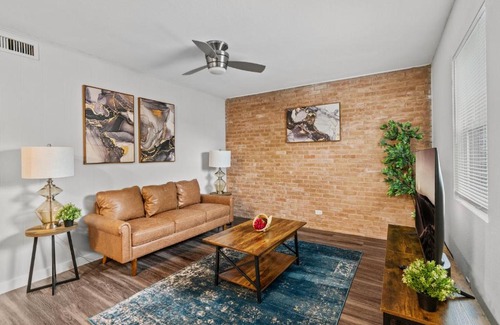Hyde Park Apartamento | Evonify Stays - Hyde Park Apartments - UTEXAS