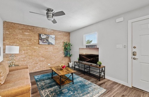 Hyde Park Apartamento | Evonify Stays - Hyde Park Apartments - UTEXAS