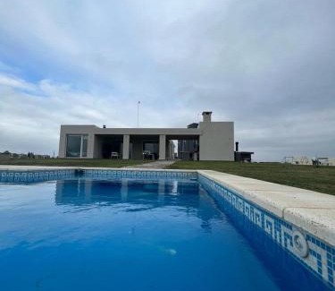 Partido de Brandsen Apartamento | Excelente Casa Country