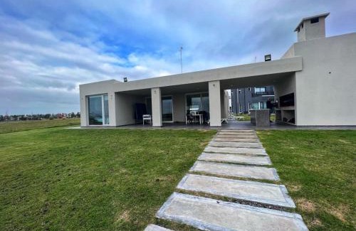 Partido de Brandsen Apartamento | Excelente Casa Country