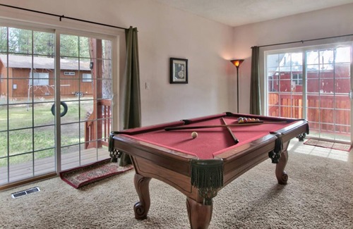 Bijou Park Acres Casa | Excelente ubicación en la ciudad, capacidad para 12 personas, nueva bañera de hidromasaje, mesa de billar