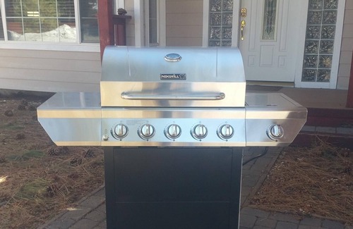 Bijou Park Acres Casa | Excelente ubicación en la ciudad, capacidad para 12 personas, nueva bañera de hidromasaje, mesa de billar