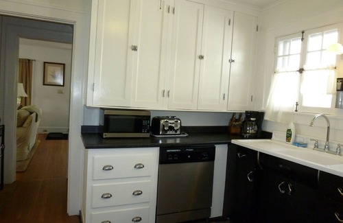Burlington Casa | Excelente ubicación, jacuzzi privado al aire libre, hogar en el centro de Burlington
