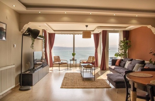 Karsiyaka Apartamento | Exceptional Flat with Gorgeous Sea View in Izmir