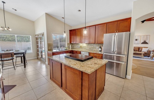 Harbor Point Casa | Exceptional Islands Heated Pool/Spa Home! Sleeps 12. 30 Night Min.