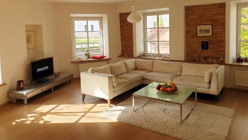 Uzupis Apartamento | Exceptional Uzupis Bridge 3 bedroom apartment