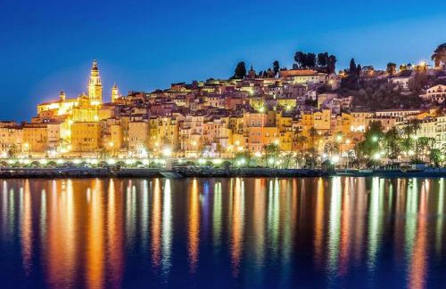 Menton Apartamento | EXCEPTIONNEL ! VENEZ SEJOURNER DANS LES 3 SUITES D'UN AUTHENTIQUE ANCIEN PALACE DE LA "BELLE EPOQUE" de 1874 ! UNIQUE !
