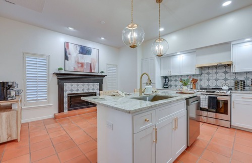 Valrico Villa | Exciting Valrico Villa w/ Private Pool & Game Room