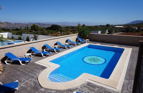 Alhaurín el Grande Villa | Exclusiva villa con piscina privada, barbacoa exterior y salon de juegos 13 p.