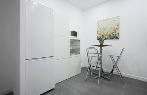 Palos de la Frontera Apartamento | Exclusive 3BR Apartment Near Retiro Park. Reina Sofia II