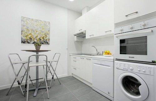 Palos de la Frontera Apartamento | Exclusive 3BR Apartment Near Retiro Park. Reina Sofia II