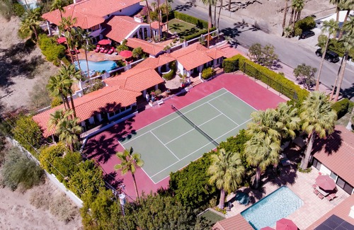 The Mesa Casa | ¡Exclusiva casa de tenis + vistas al monte! Capacidad para 10 adultos + 2 ni����os *