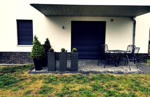 Großraschen Condominio | Exclusivo apartamento en el lago Großräschen con terraza