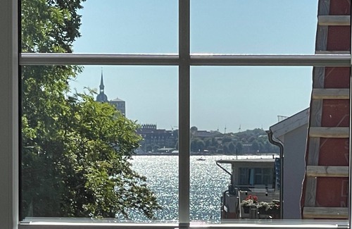Altefaehr Apartamento | Exclusive apartment with harbor view - 200m to the south beach on the island of Rügen