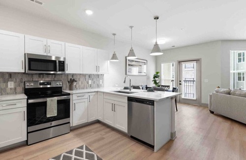 East Raleigh Apartamento | Exclusive Living 5 Min From Downtown